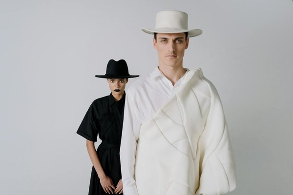 Comment la mode façonne-t-elle notre vision de la féminité ?